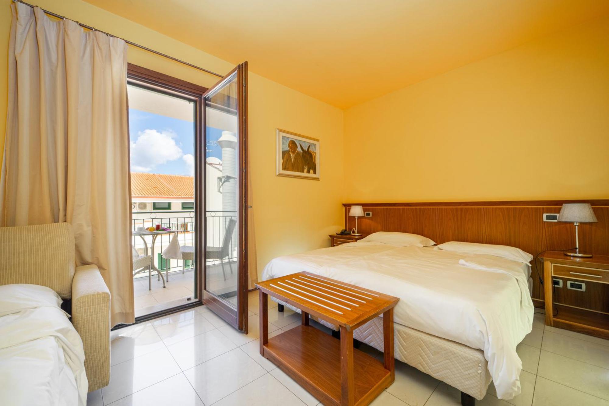 Hotel Santa Lucia Parghelia Esterno foto
