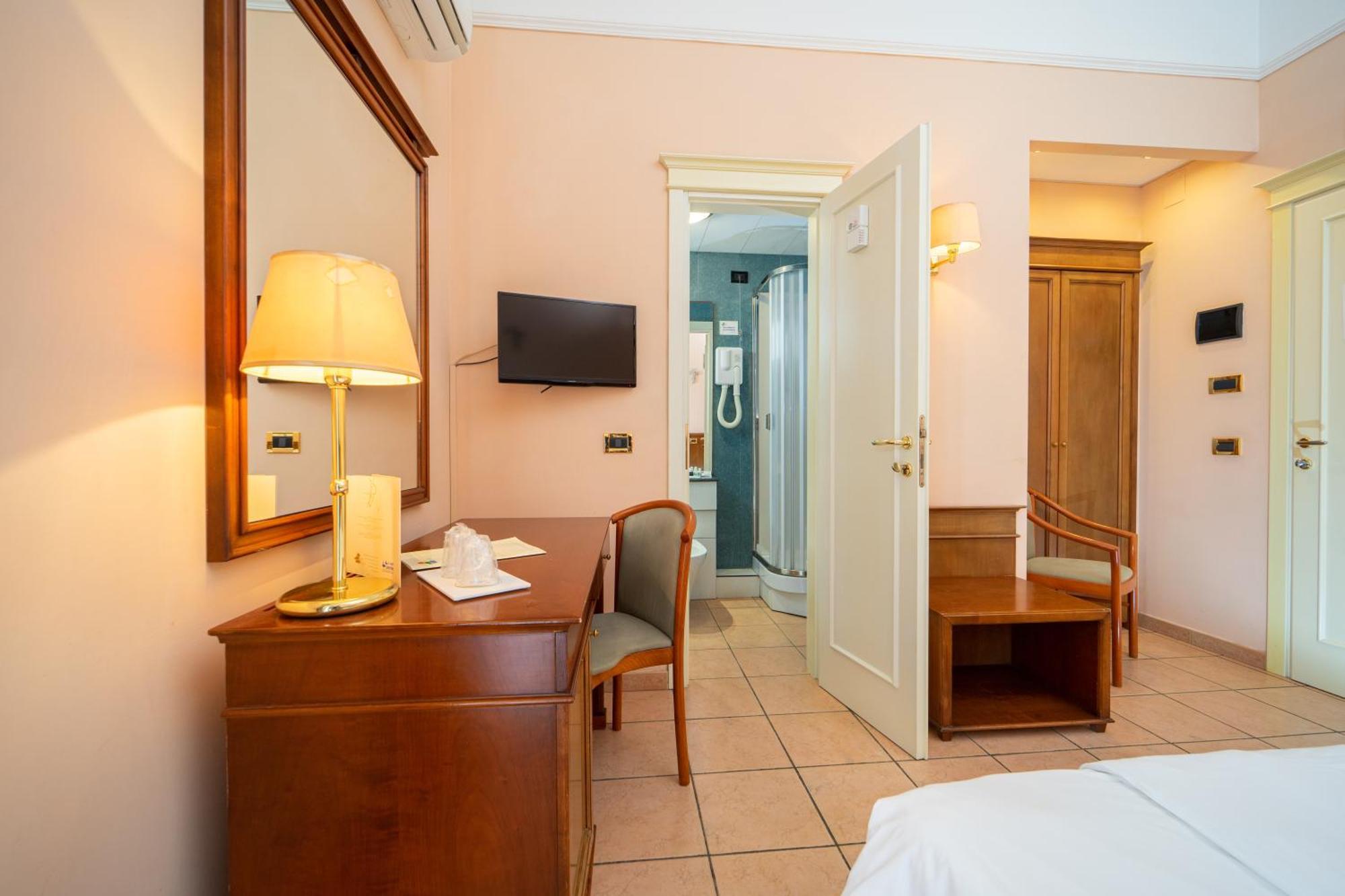 Hotel Santa Lucia Parghelia Esterno foto