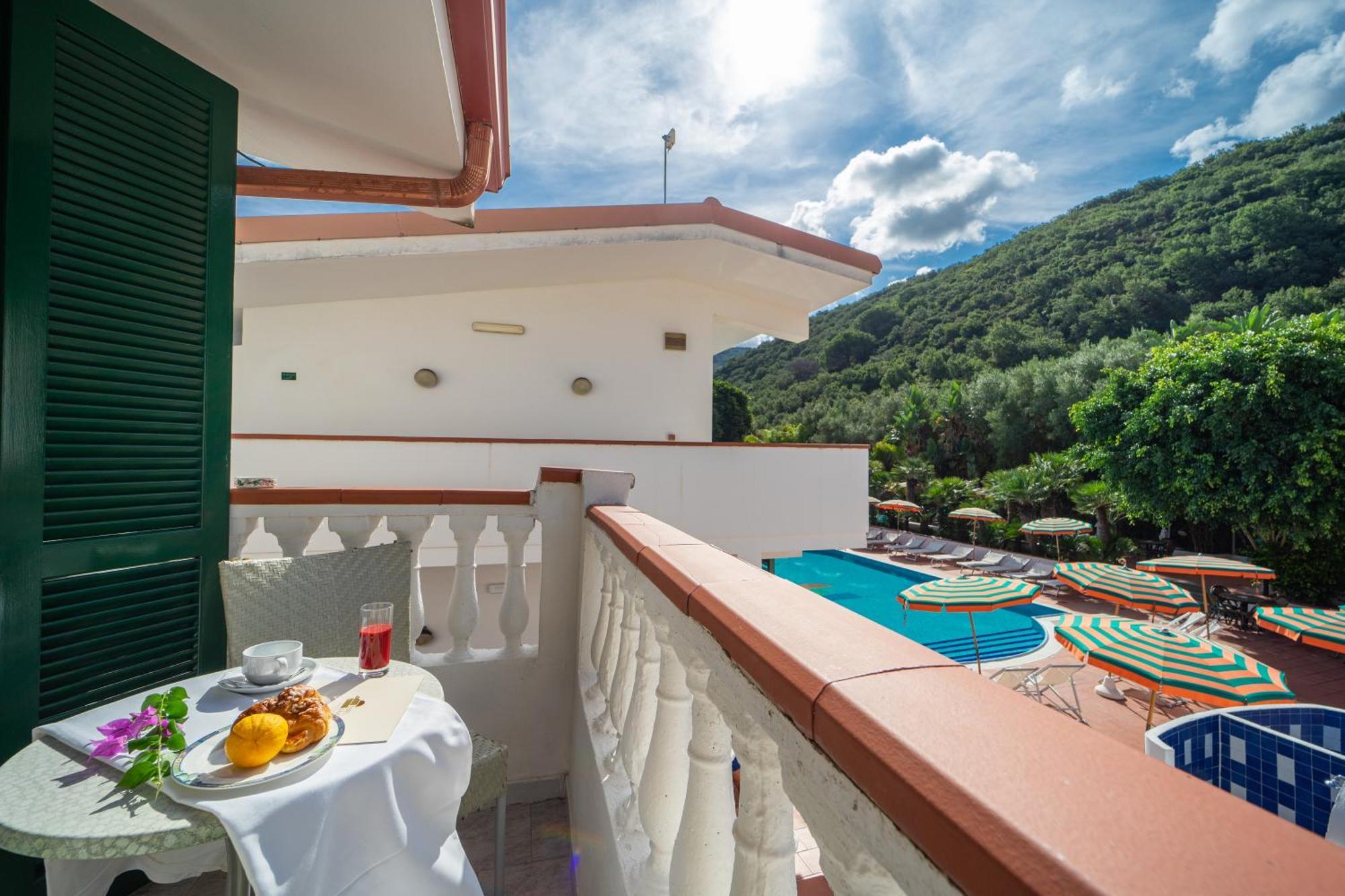 Hotel Santa Lucia Parghelia Esterno foto