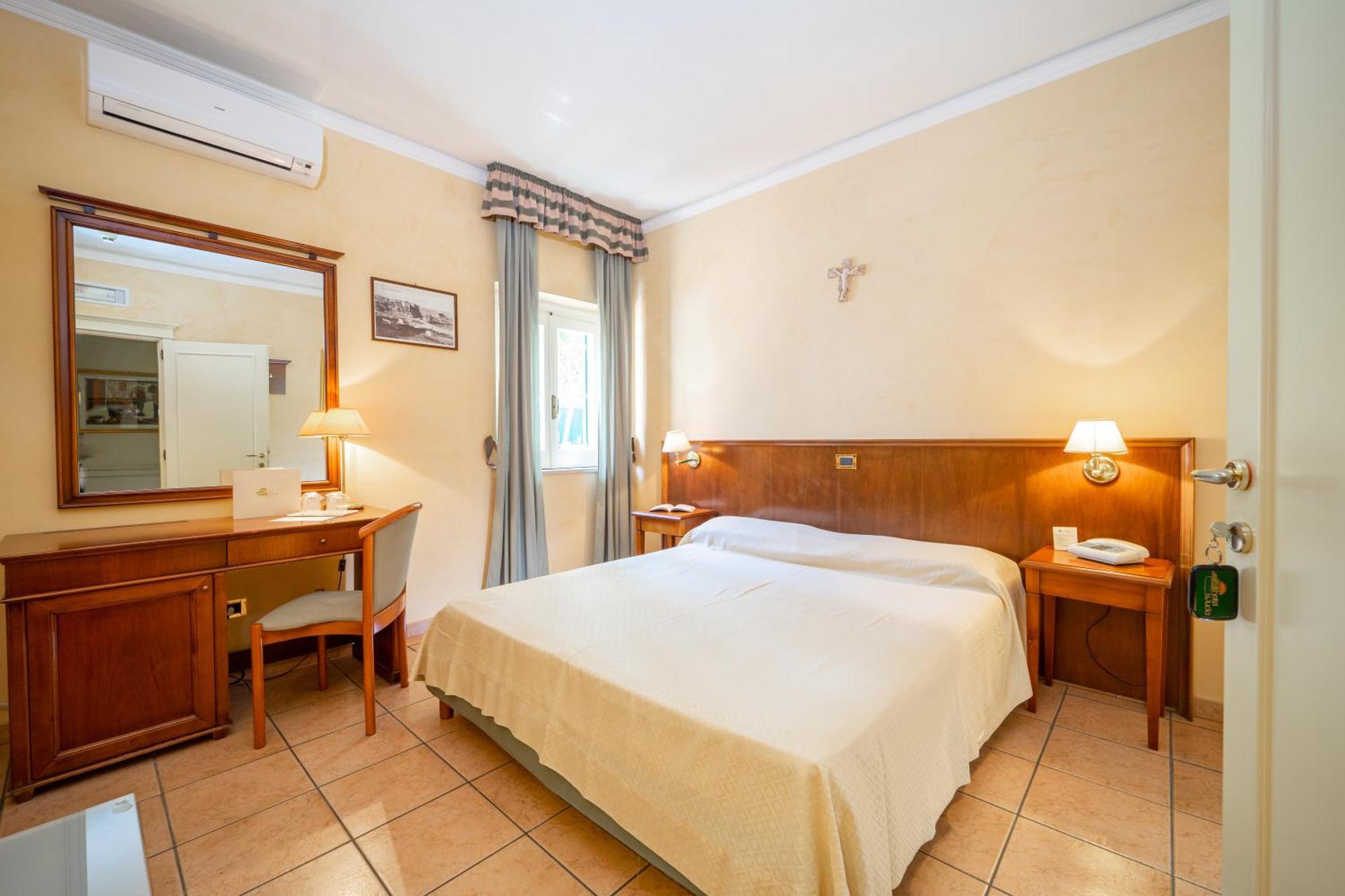 Hotel Santa Lucia Parghelia Esterno foto