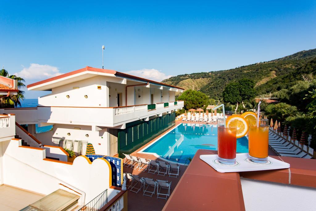Hotel Santa Lucia Parghelia Esterno foto
